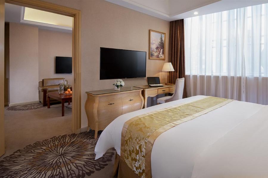 Vienna Hotel Guangzhou Baiyun Airport Exterior photo
